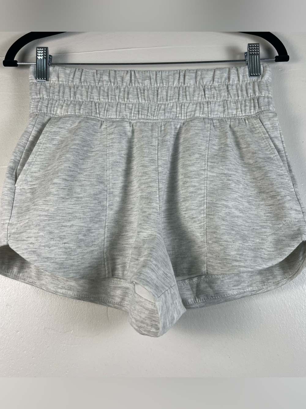 Yogalicious Scuba Zuri Shorts Light Gray Heather High Rise Smocked Waist Small
